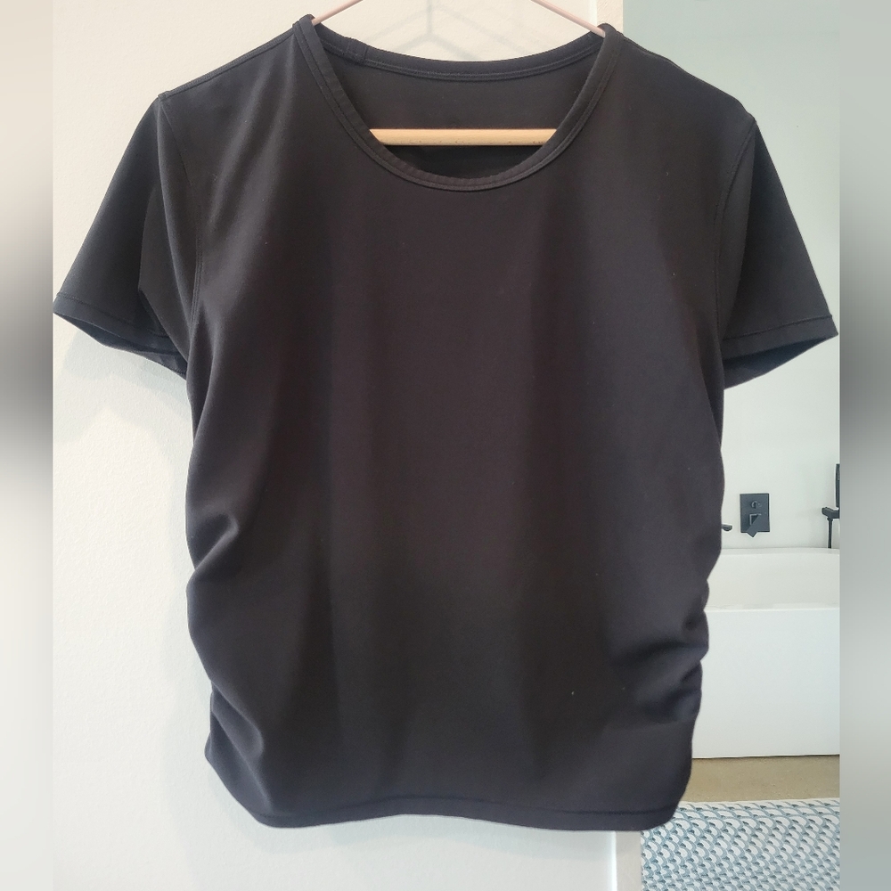 Black Lululemon cinched sides tshirt 8